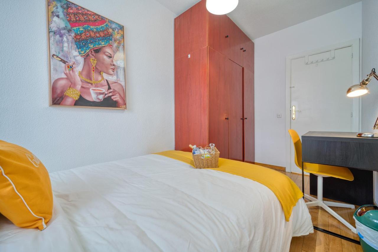 B Casacafe Madrid Pozuelo 2 Bano Fuera De La Habitacion O Compartido ポスエロ・デ・アラルコン エクステリア 写真