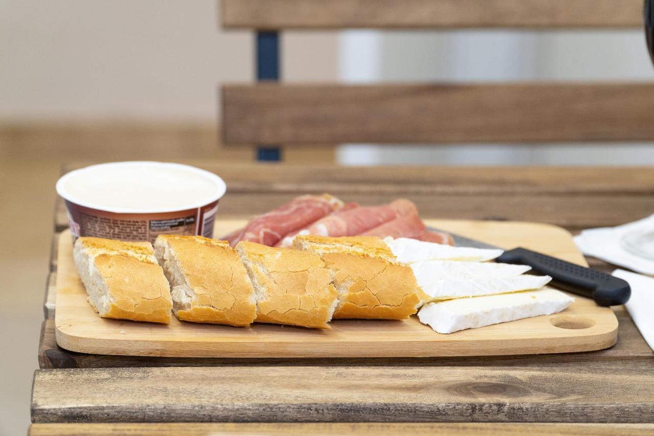 B Casacafe Madrid Pozuelo 2 Bano Fuera De La Habitacion O Compartido ポスエロ・デ・アラルコン エクステリア 写真